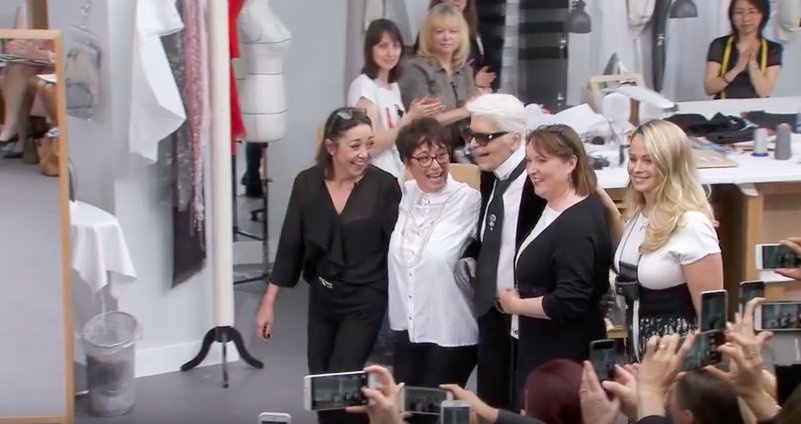 The eTextile Lounge tweet media