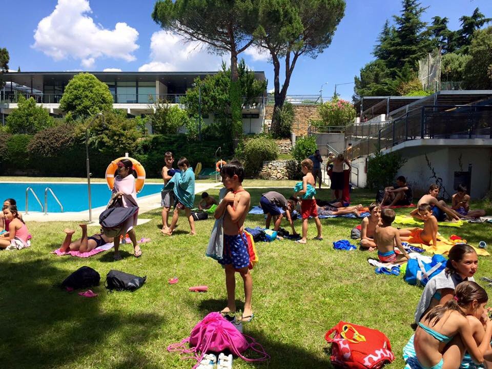 BTorrelodones's tweet photo. Seguimos a tope en el #BasketSchool #TechPremium #Torrelodones ¡2 semanas más para disfrutar, aprender y reforzar! https://t.co/wnuw7cAyGm
