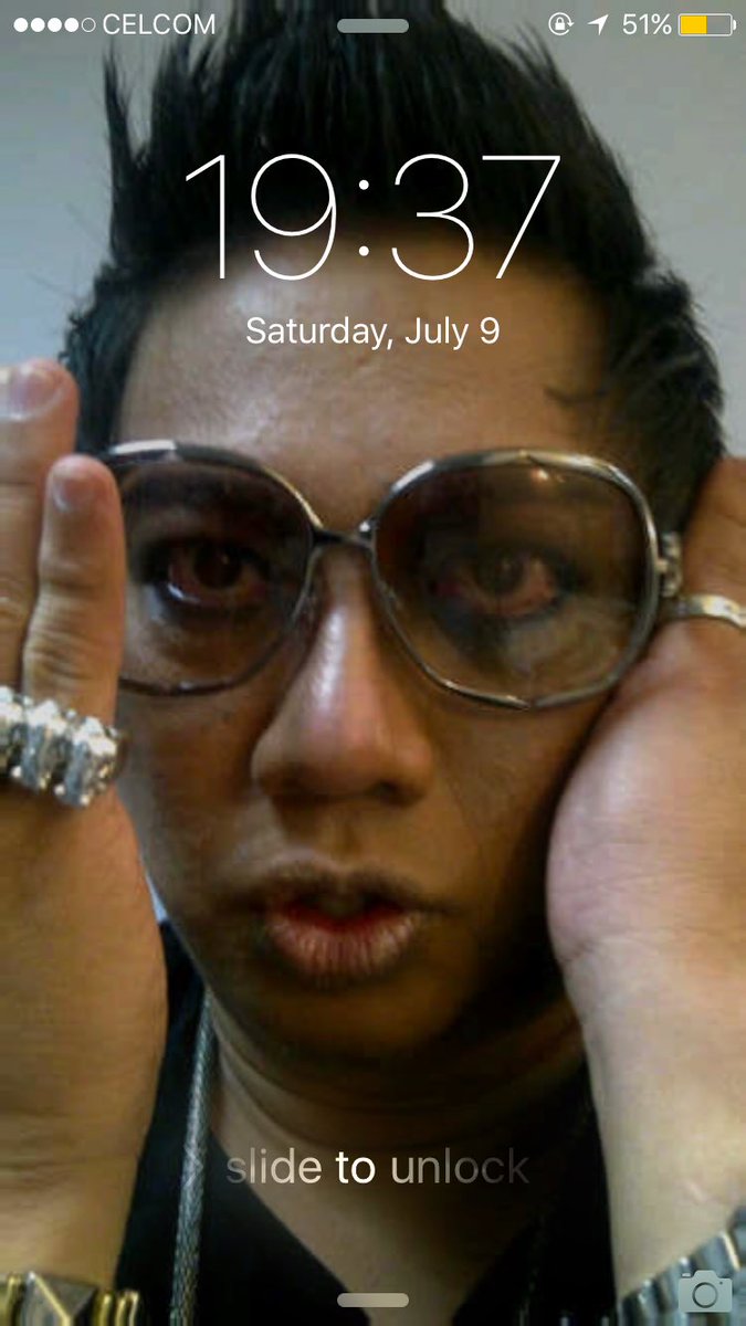 liyanarazmy's tweet image. I literally screamed. Peghinaan apakah ini?! #notmylevel #divaAA   p/s: i hate my brother!!!!