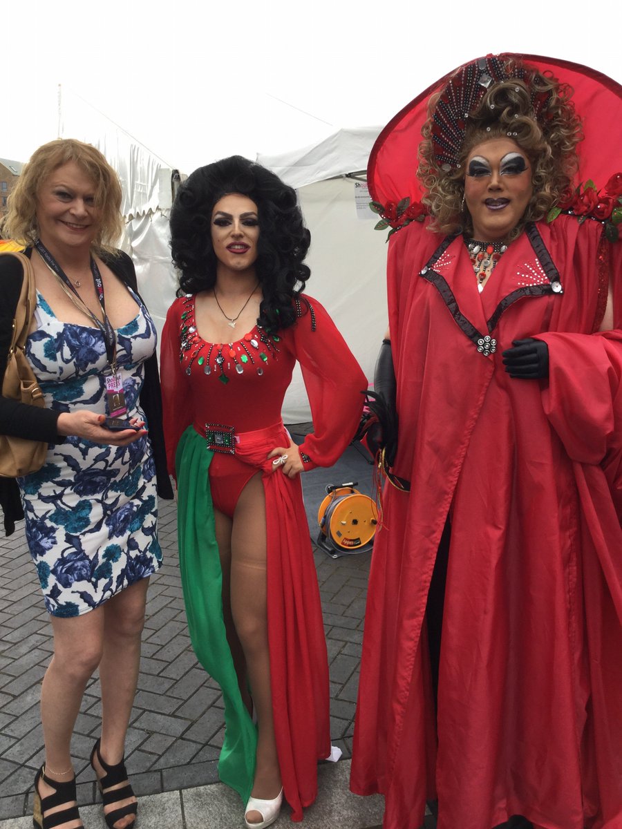 ShoutOut_Radio1's tweet photo. Live from #Bristolpride @BCfmRadio 93.2 &amp; @TSoFR https://t.co/sXdVtg243A