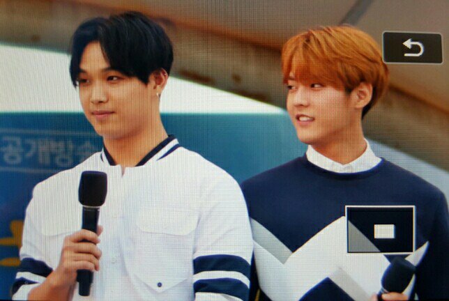 sik9gold's tweet photo. 20160709 #비투비 #당신의아침박은영입니다 공개방송 #현식 (@BTOB_IMHYUNSIK) #민혁 (@btob2mh)프리뷰
팀내 가장 느끼한 멤버라고 뽑혔는데
팀내 가장 섹시한 멤버라고 수정된 섹시라인 https://t.co/IOOFAk1KKr