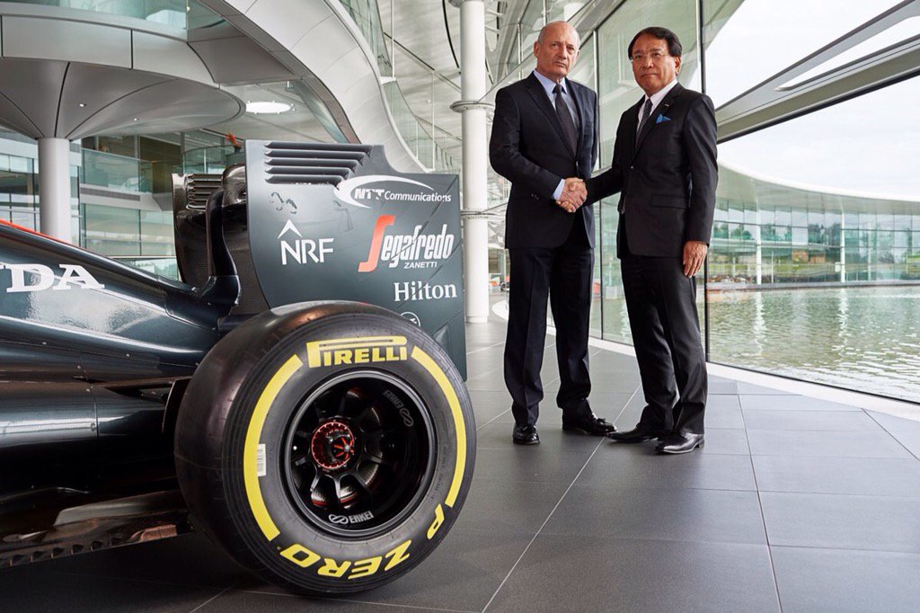 hondaisme's tweet photo. Another new sponsorship this year for @McLarenF1 @HondaRacingF1 from NTT Communications https://t.co/7RrFs44yWk