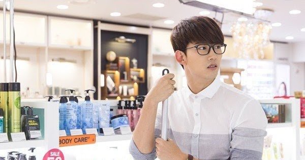 twzuyuc's tweet photo. ERPESTAR: Taecyeon 2PM Jadi Pekerja Cleaning Service Tampan di Web Drama 'I Will Touch You' https://t.co/7p5v2Qd7LA