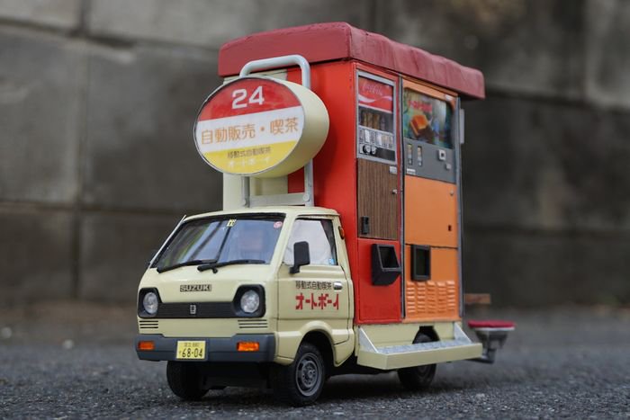 渋谷卓人 Na Twitteru 昭和ドライブインを荷台に搭載した妄想車両 オートスナックキャリイ が完成しました 着想のきっかけはアオシマ文化教材社から販売されている 移動販売 ゲームセンター ベースキットは同社の 移動販売 スターケバブ