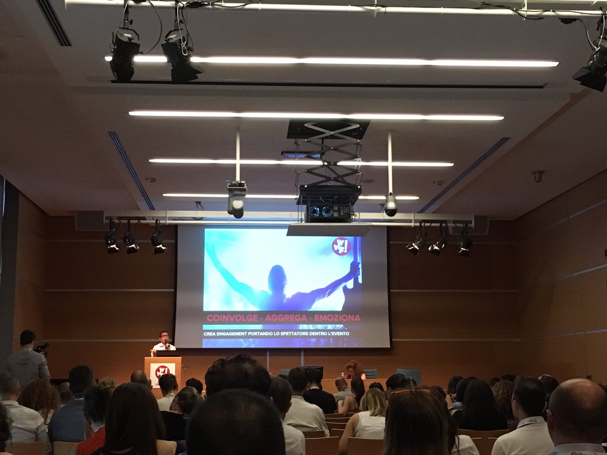 fasoliso's tweet photo. Il #livestreaming deve tenere incollato lo spettatore #wmf16 #iusve https://t.co/3LlyZ7YvwX