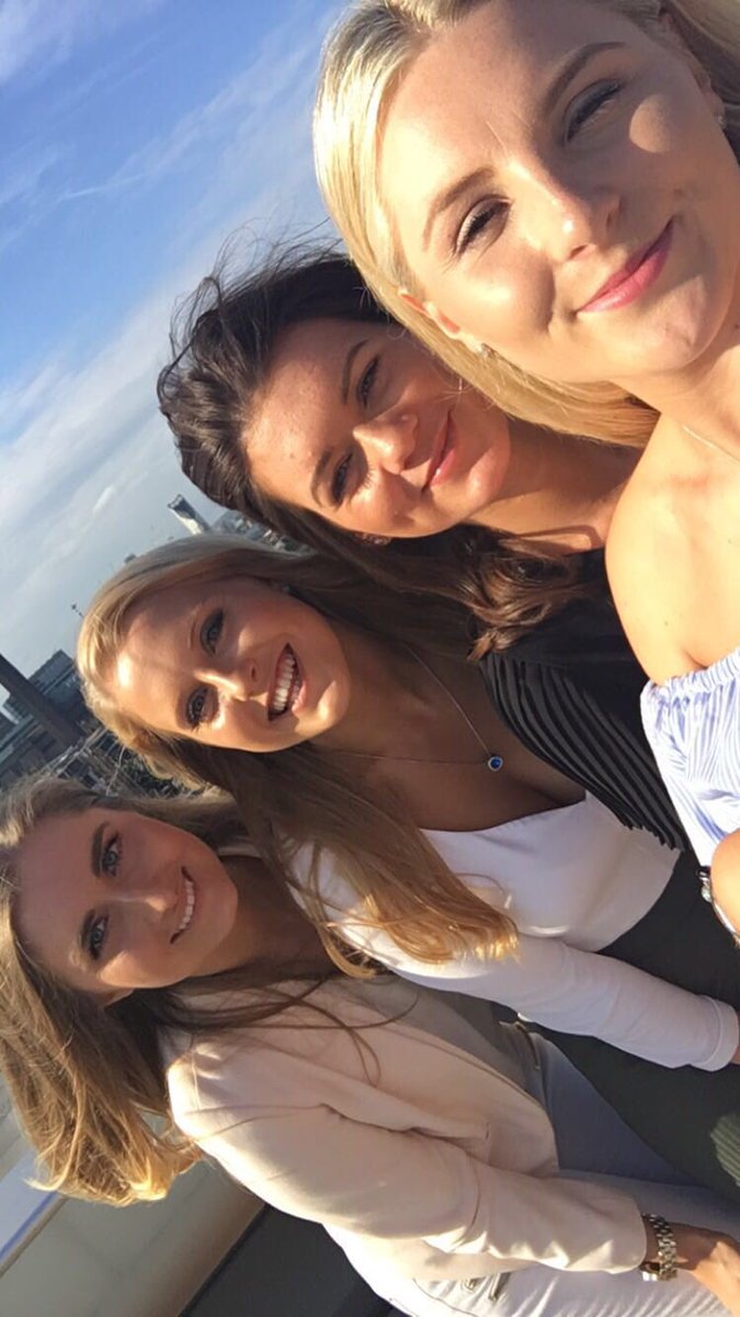 Megansullivan_'s tweet photo. Pre-graduation celebrations 🍾🎉💃🏻🍸🍴🙌🏼 #first https://t.co/4Nc97BAO2r