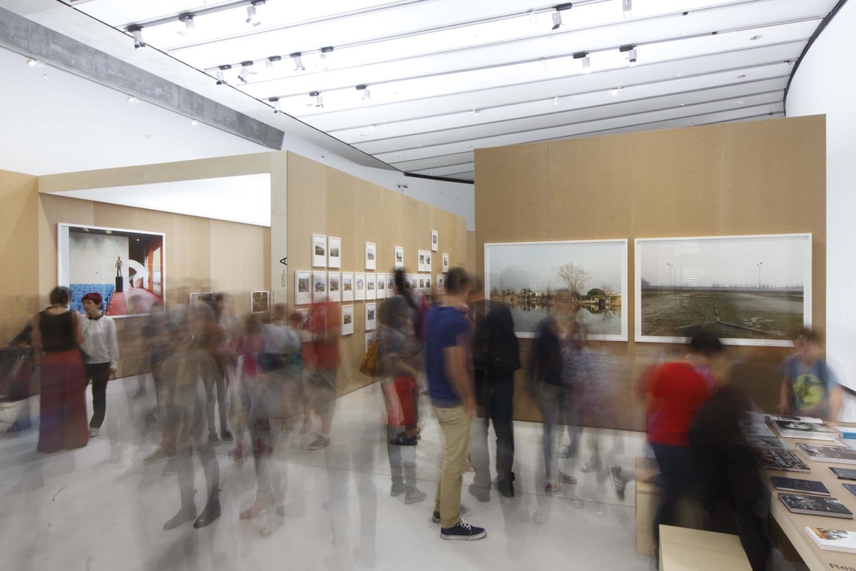 Museo_MAXXI's tweet photo. Questo weekend tuffatevi nelle nostre mostre tra arte, architettura e fotografia! >>https://t.co/uLybJSqC2O https://t.co/YWyPoACazJ