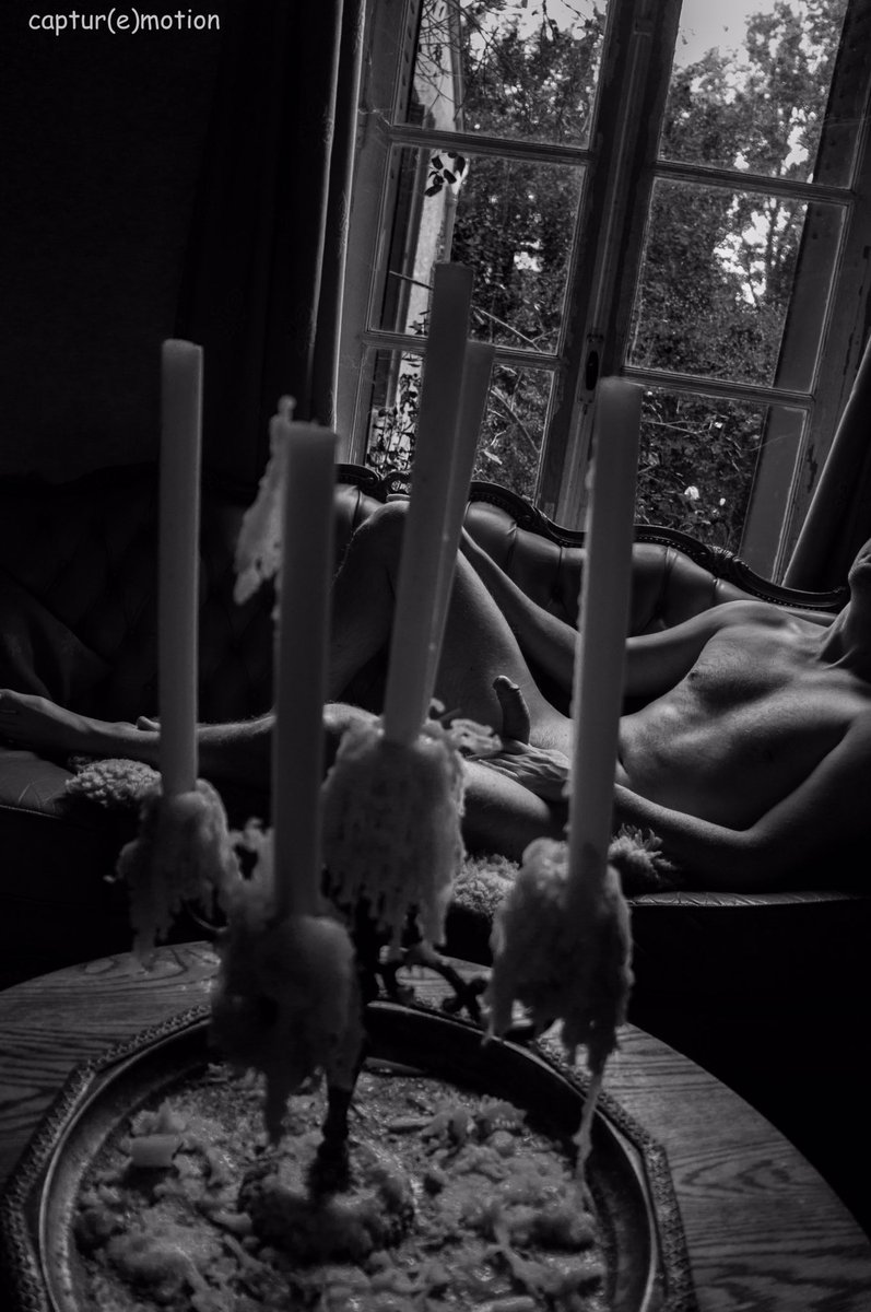 capture_motion's tweet photo. Le chandelier, variation #nudemale #malenude #gay #gaymale #erotic #sexy #homme #nu #numasculin https://t.co/23VImCyjnP
