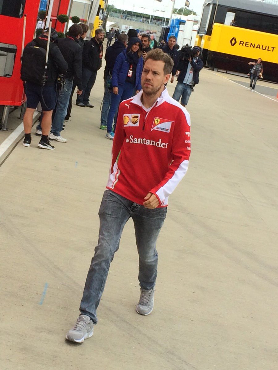sebvettelnews's tweet photo. Sebastian Vettel in the Silverstone paddock this morning.

📷 @JatonFabrice 

#BritishGP #F1 #Seb5 https://t.co/tnBEnj4Krt