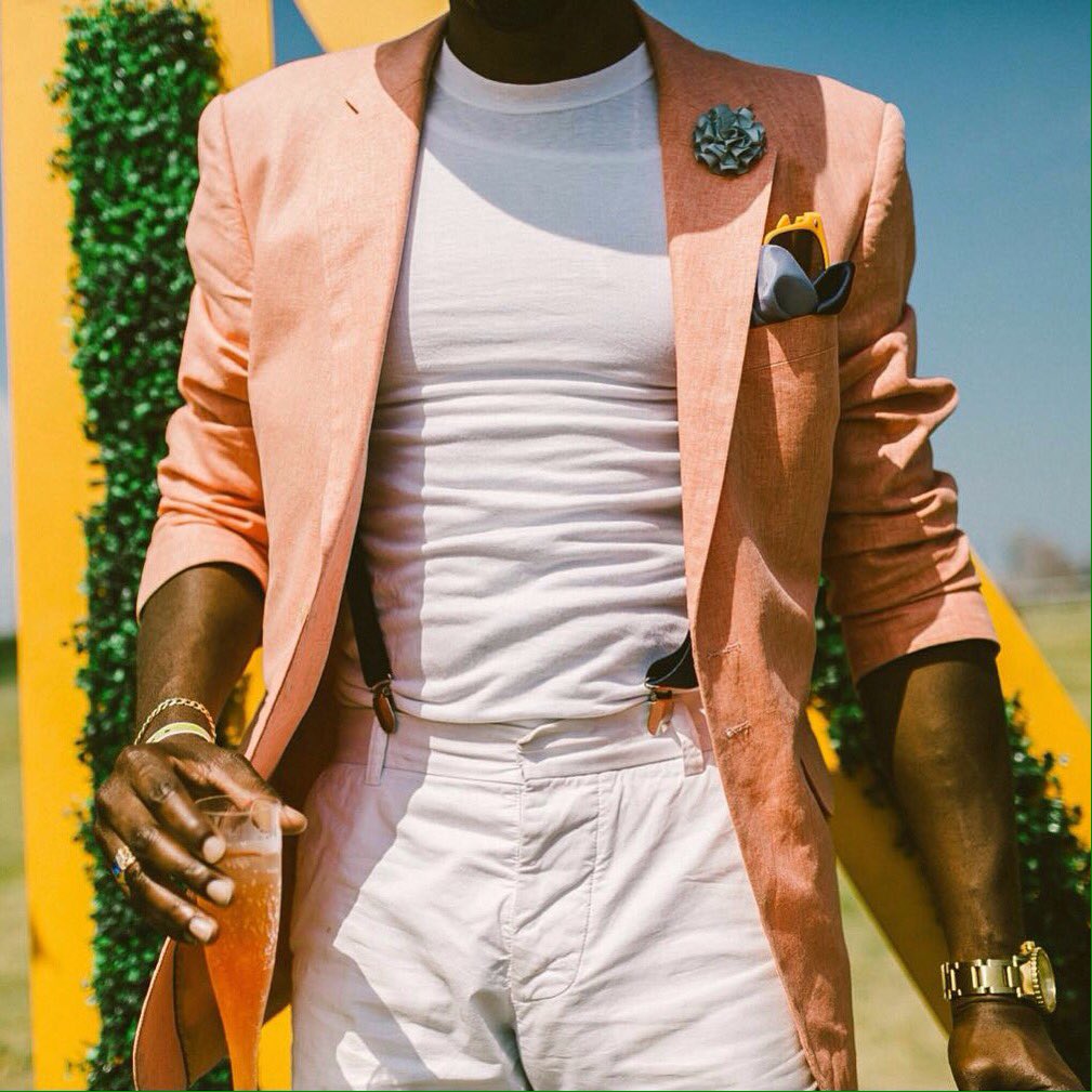 MimosaSundaze's tweet photo. Stepping in to brunch like... #MimosaSundaze #Champagne #VeuveClicquot #SundayFunday #Mimosas #BrunchStyle https://t.co/BpBzRtPFPc