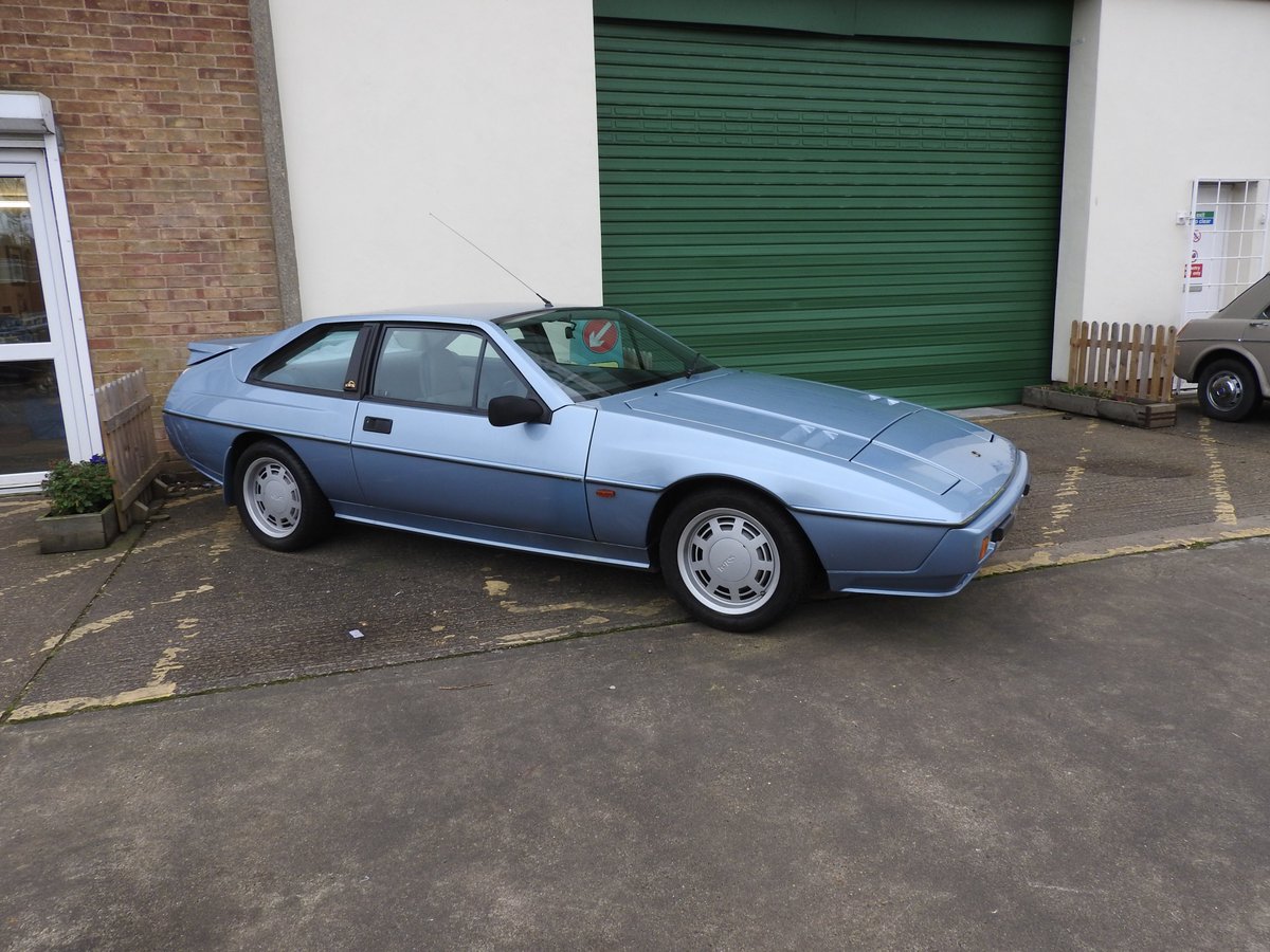 GCClassicCars's tweet photo. Lotus Excel https://t.co/xQs0uVASpa