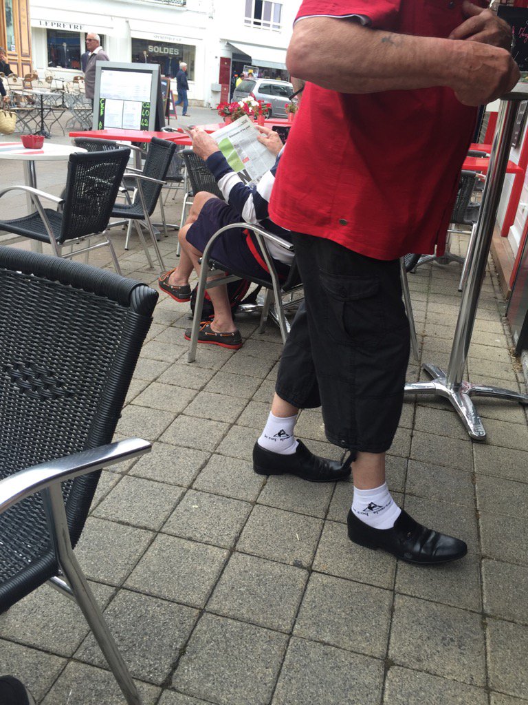 NiceDix's tweet image. Sympa ce look sport chic ! #CoqSportif #Pantacourt #Chaussurescuir