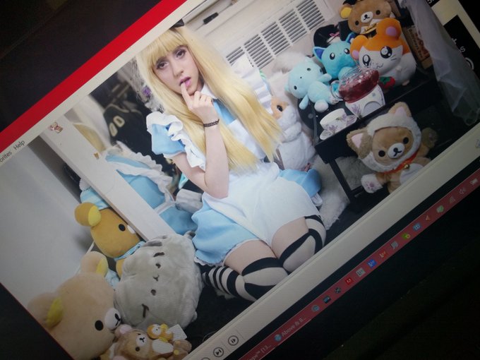 1 pic. #AliceInWonderland , video preview on my snap ? https://t.co/r06Di5MEXy
