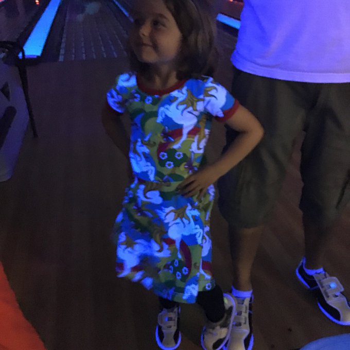 Kate's dress is pretty cool in the UV too https://t.co/dv4MpeU8RF<a href="/tag/blogtacular"class="tags"><span>#blogtacular</span></a>