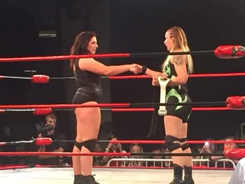 TheLadyLory's tweet photo. Pictures say more then words! @SammiBaynes #respect #Bellatrix20 #HardFight #unstoppable @BellatrixFW https://t.co/jRXzqL5gm0