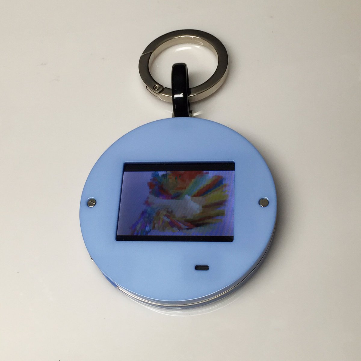 DianaBroussard's tweet image. dbChronicle plays videos to match your outfit or event or mood #avantguarde #video #techluxe #wearables #keyring