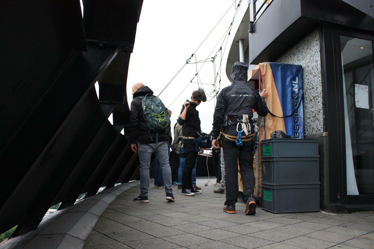 Gisteren weer tv-opnames op de <a href="/Euromast010/">.</a>! Voor een nieuw programma, nog even geheim! #abseilen #televisie