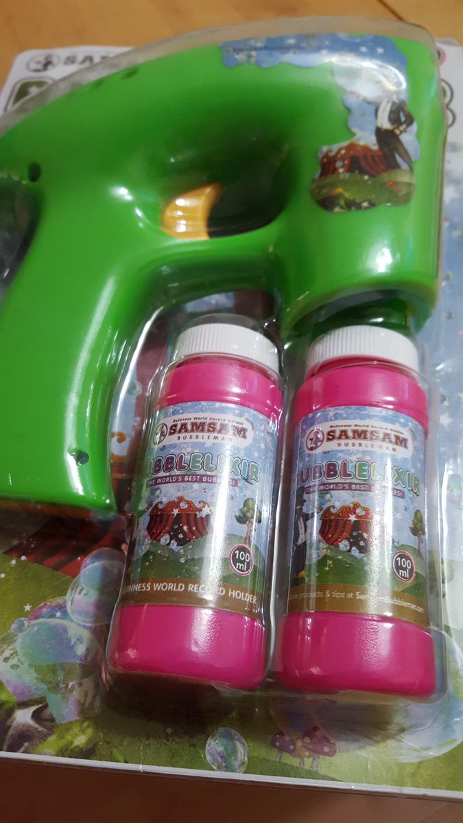 bubbleincUK's tweet photo. Today you can get your very own @SamsamBubbleman #bubbleiser #FREE! Just join us for #bubble fun #primroseHill 1pm! https://t.co/F5wIvDe3qu