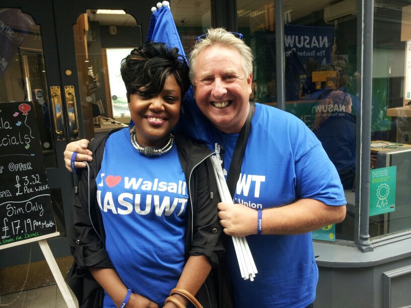 NorthEastNASUWT's tweet photo. Hello Walsall NASUWT. Welcome to the Durham Gala 2016. #NASUWTDMG16 @DurhamGala https://t.co/2UraAApNkC