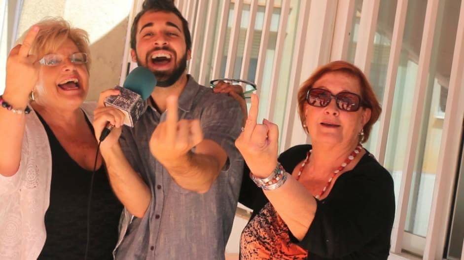 latevatv's tweet photo. A que mai t’has aixecat al de matí amb un “fuck you”
dedicat??? Jijijijiji..doncs ja ho tindriem! Demà a les 22:00!! https://t.co/8ESqtGbKOD
