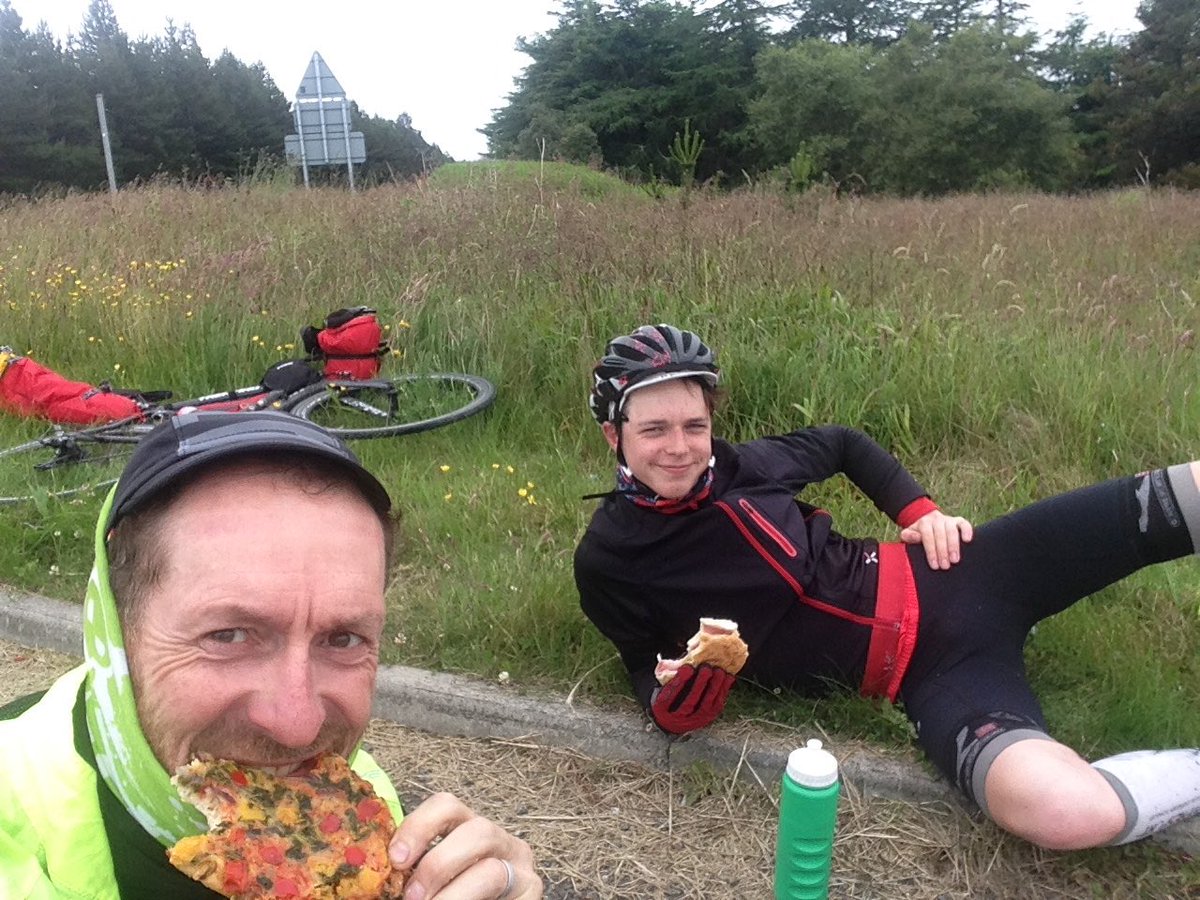 Ironjedibra's tweet photo. Half way through today's mileage already 😊🚴🏿💨🇬🇧 https://t.co/RfQaly2ZEu @Brutaleventsuk https://t.co/JG27X2ZJ1c