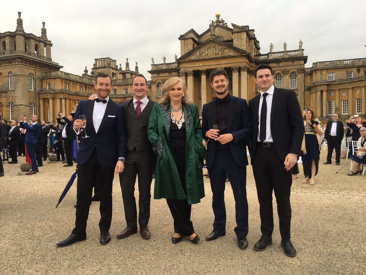 MathewMagician's tweet photo. Party Tip: hire @BlenheimPalace book @McInTweet @rafredarrows &amp; 9 of the UKs top magicians for your 1200 guests! https://t.co/n7o14KoQcJ