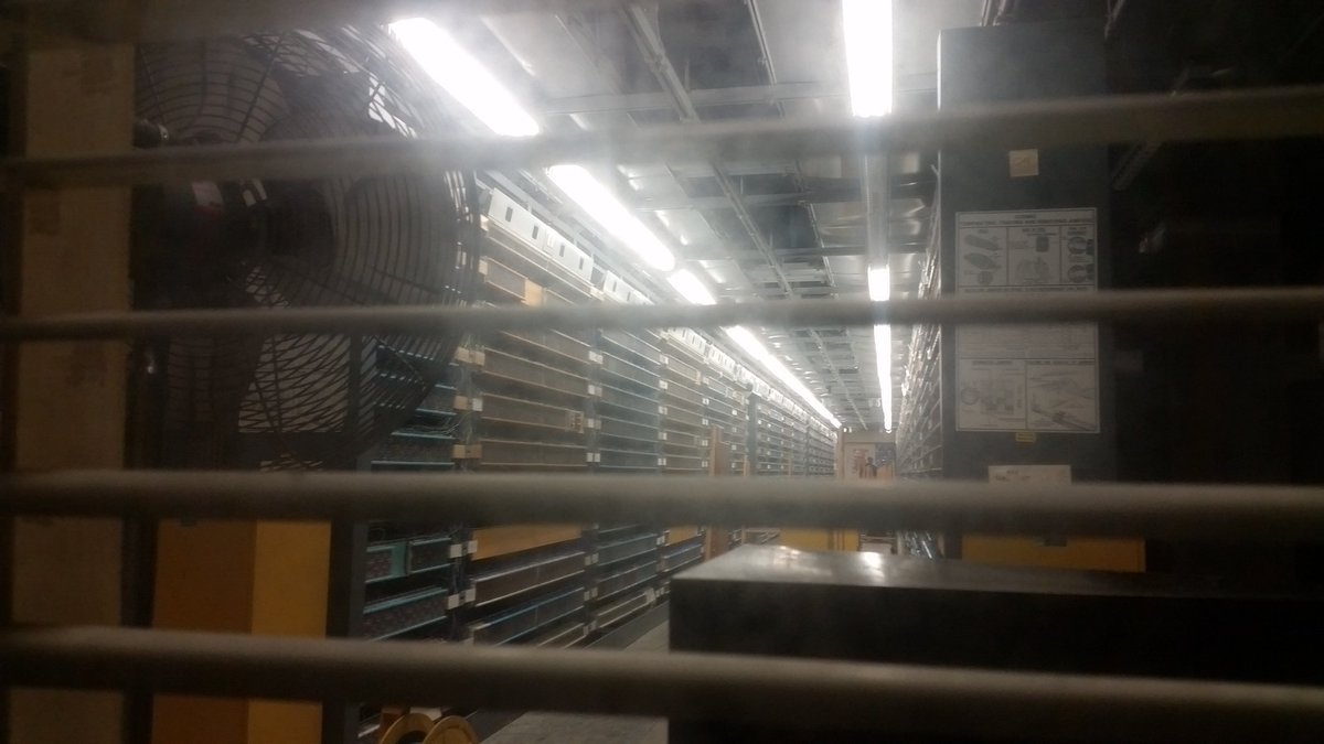 textfiles's tweet photo. The lost phone phreak in me noticed what looked like a central office, and a peek inside revealed some crossbar! https://t.co/DZn2v4bMIx