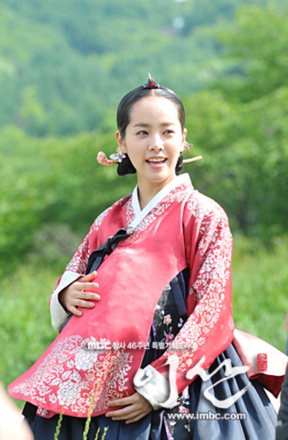 korea_Drama_OST's tweet photo. お美しい✨😍 https://t.co/jNFYBnQiNN