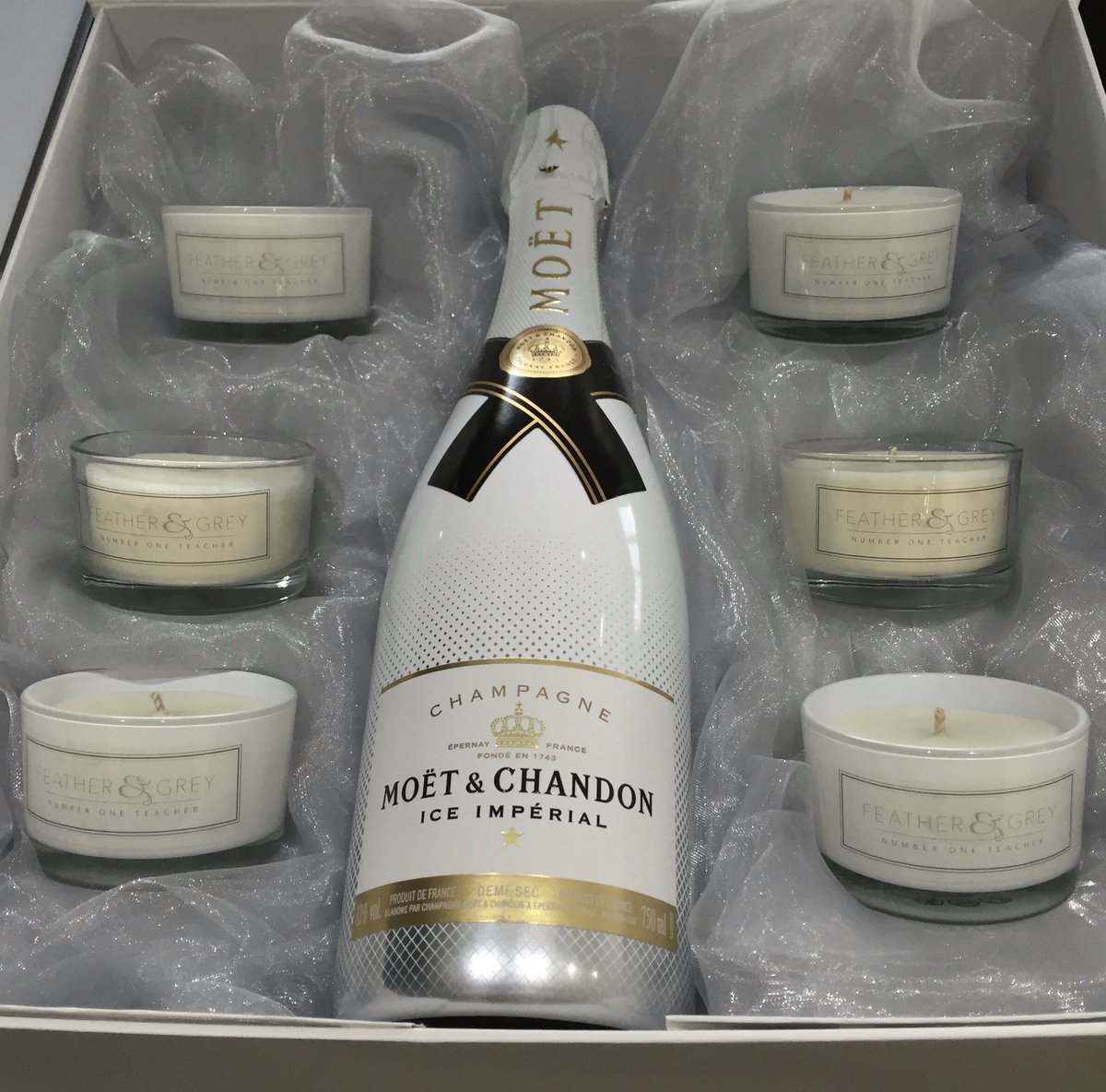 feather_grey1's tweet photo. Luxury @MoetUSA hampers with our gorgeous home scents #luxury #Scotland  #aberdeen #candles #moetice https://t.co/yMBwSFblT7