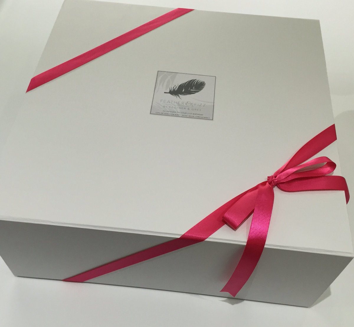 feather_grey1's tweet photo. Luxury @MoetUSA hampers with our gorgeous home scents #luxury #Scotland  #aberdeen #candles #moetice https://t.co/yMBwSFblT7