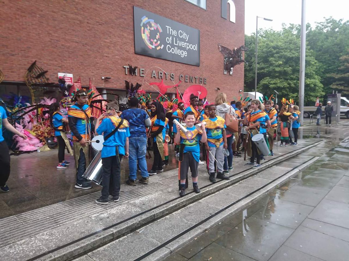 COLCollege's tweet image. Great to see @Brouhaha_Int getting ready at The College. We have also enjoyed them rehersing this week💃#itsliverpool