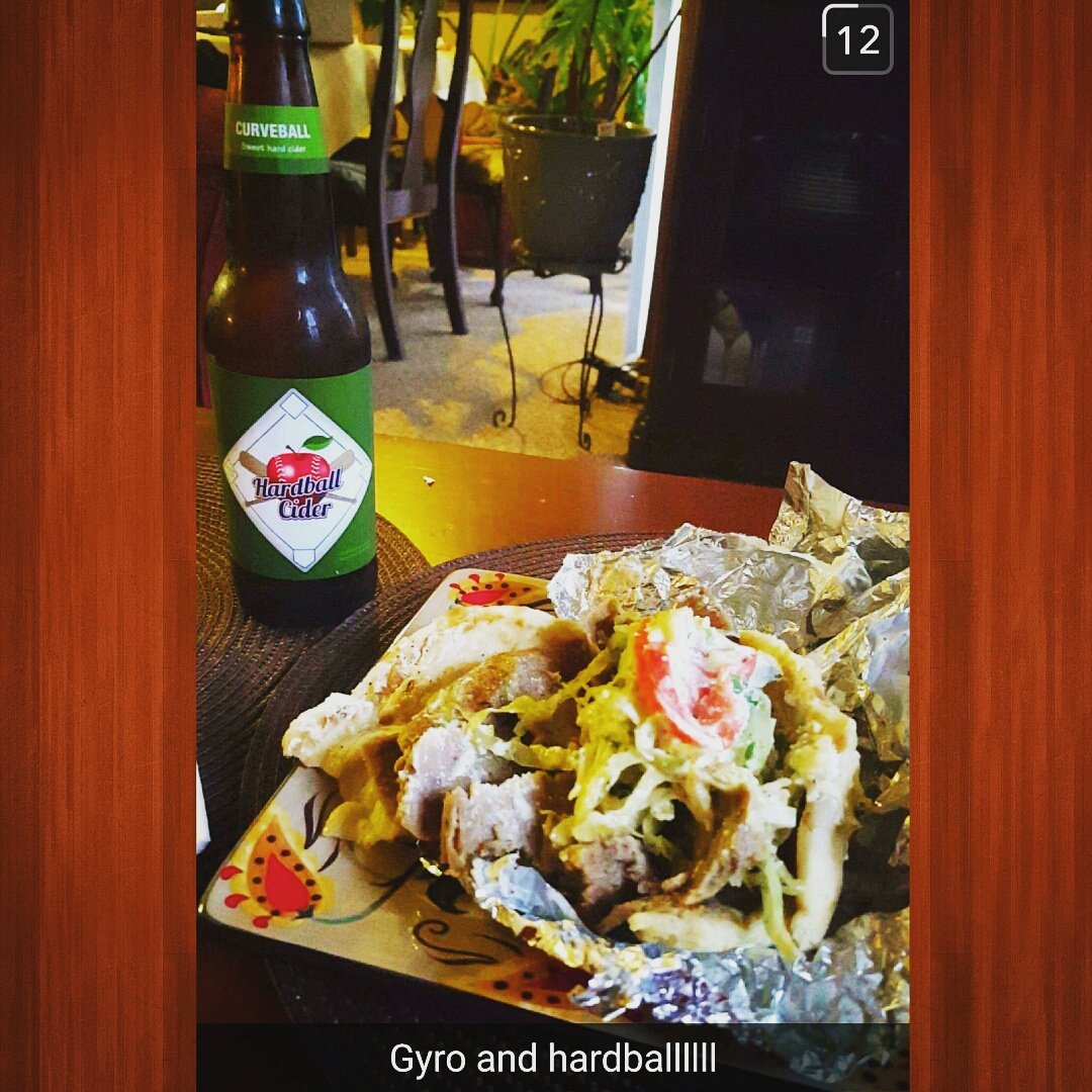 hardballcider's tweet image. We love getting #ciderpairing/#foodpairing pictures like this!

#gyro+#hardcider=#nomnom #craftcider #hardballcider