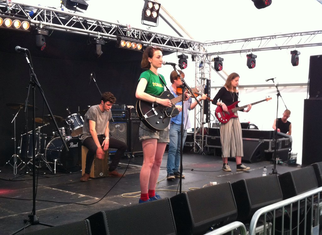 Ella Davidson packs out the mid-afternoon main stage. #PrioryParkFestival <a href="/chichestermusic/">CMA</a> <a href="/OvationMusicUK/">Ovation Music</a>