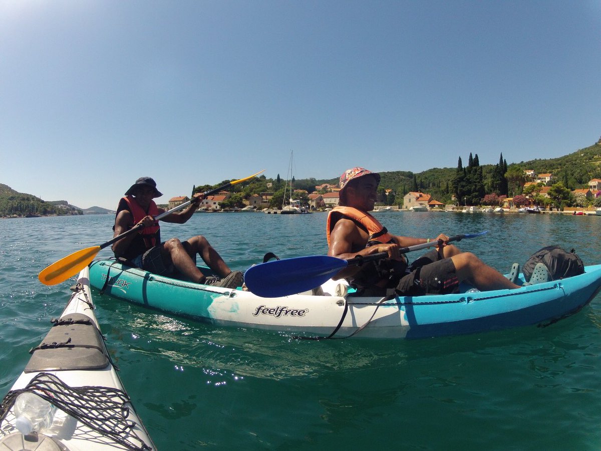 DohaDC_Wch's tweet photo. 2 days of sea kayaking so far. Group found the sea kayaking a bit tougher than rafting https://t.co/m87tMA5wEs