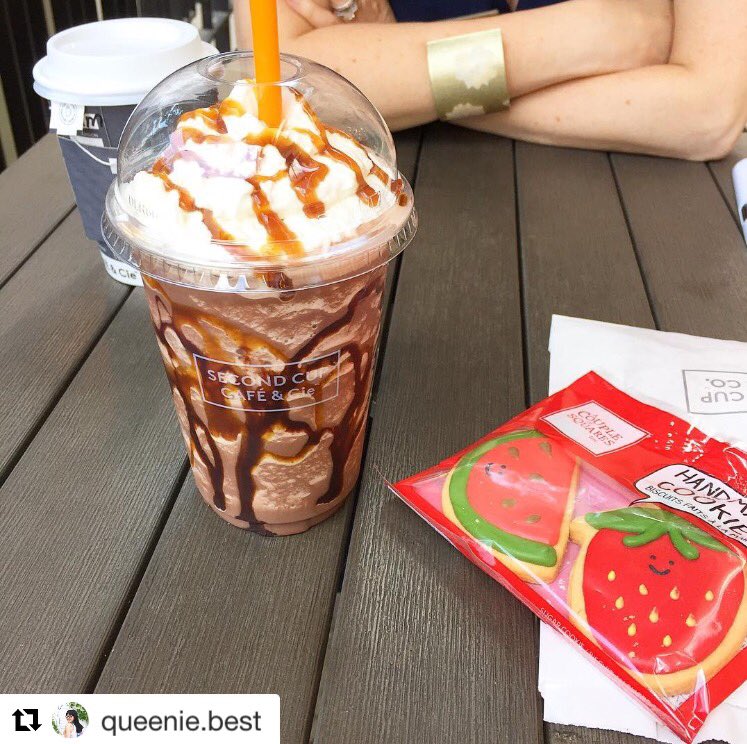 SecondCupCanada's tweet photo. They say you can't buy happiness but this Salted Caramel FroCho looks pretty close!😋 #SCFroCho #regram https://t.co/x4O0JDcnvt