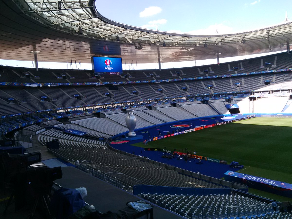 UEFAcomCedricC's tweet photo. Théâtre de rêve pour une finale de rêve... #POR #FRA @StadeFrance @EURO2016 #PORFRA J-1 ! https://t.co/7yDNYOEvYQ