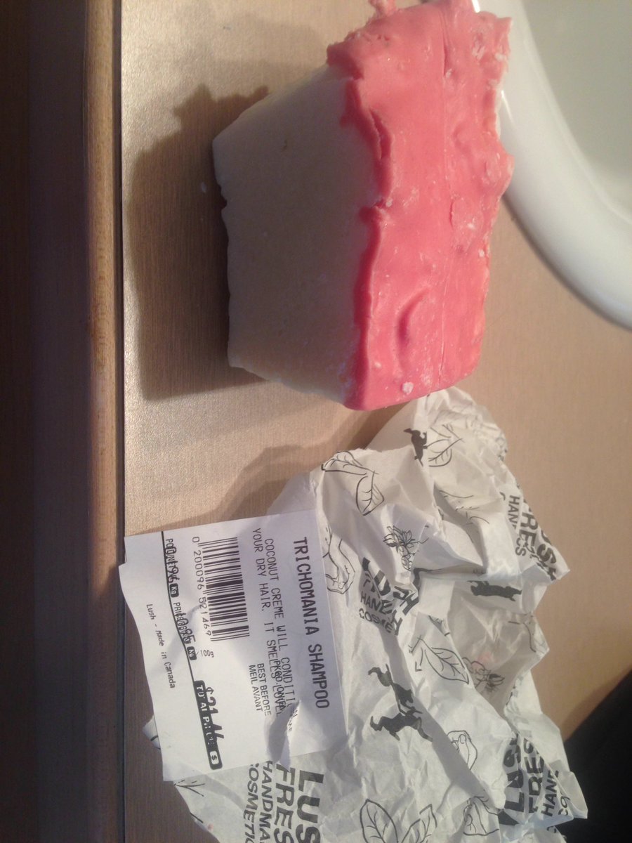 Murray_Hollman's tweet photo. @lushcosmetics why have you been leaving the wax on your shampoo? https://t.co/bOb9BVWm42