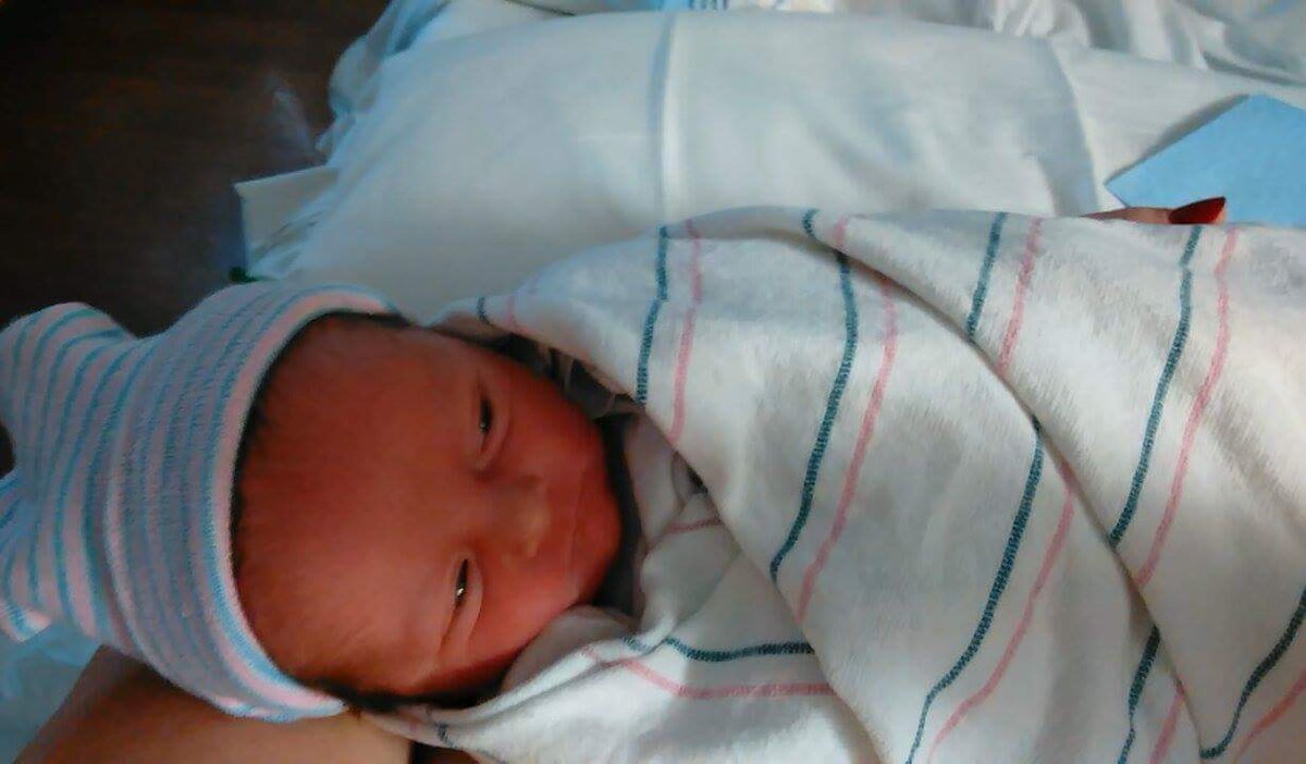 manutdatlfan's tweet photo. At 10:51pm July 7th 2016 my lil princess Kathryn Anna-Lee was born daddy loves you baby girl https://t.co/dlnPqGaJTp