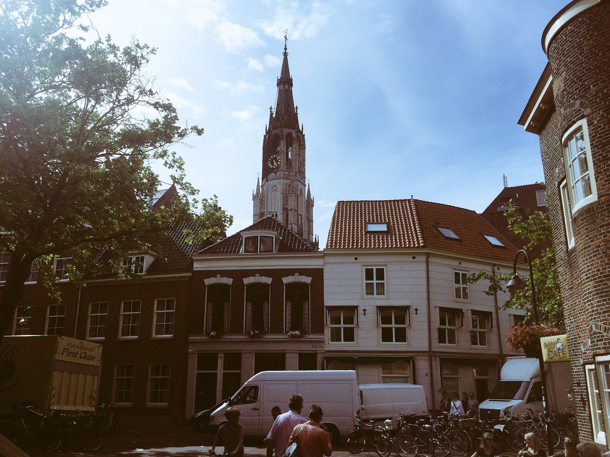 MMastenbroek's tweet photo. @IndebuurtDelft @GemeenteDelft Ik ga binnenkort met enigszins zelfbenoemd bouwkundig familielid meten. #schuin https://t.co/pZ5EDutIZe