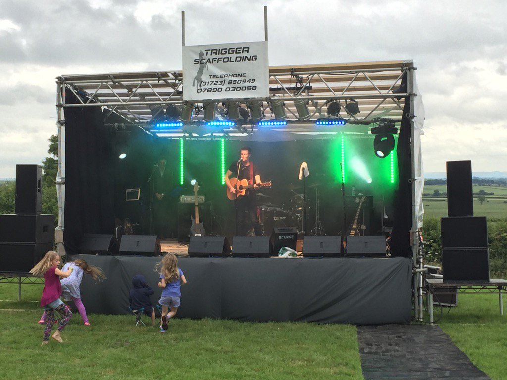 SWupdates's tweet image. @edstonefest has started well, the night is young maybe see you later? #livemusic #edstonefest