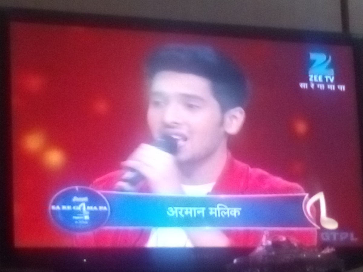 prettyarmaanian's tweet photo. And he enters!! @ArmaanMalik22 💋❤😻✌ I too need this surprise!! #bæ https://t.co/mYi9KzJr6U