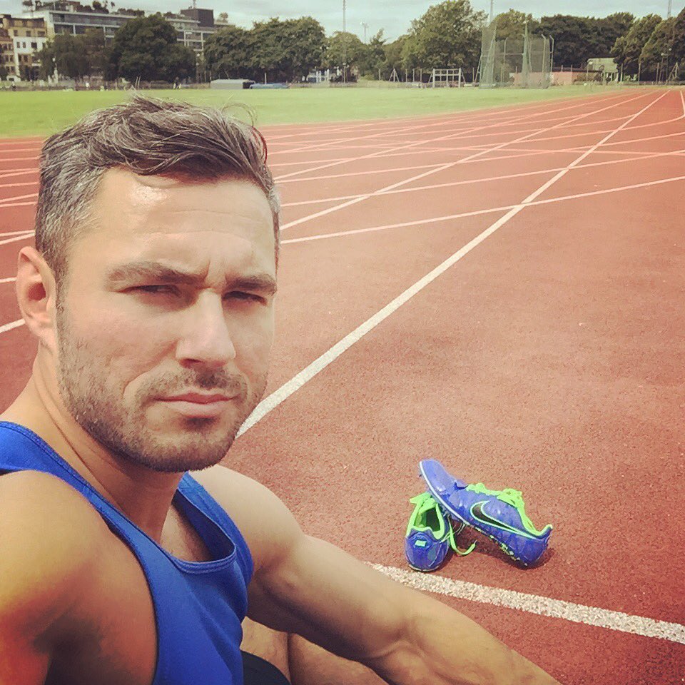 andystwzone's tweet photo. Back on track #trackandfield #sprints #nike #andystwzone #getstronggetleanbehealthy #speed #power #gainz #nodaysoff https://t.co/sXX58Ud2Ad