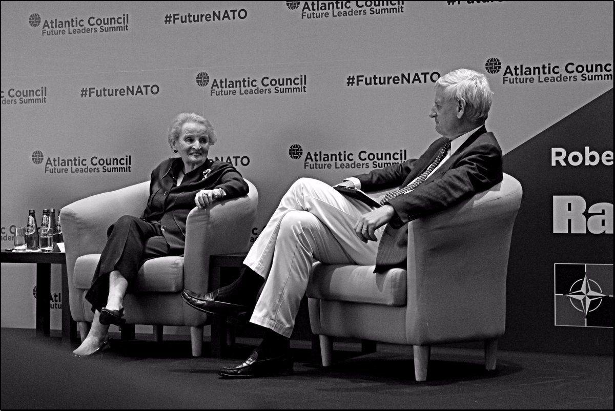 AleSkalia's tweet photo. Throwback from 1st day of amazing orientation #WSEF16 #FutureNATO #securitydefence tnx @carlbildt @madeleine https://t.co/GAYswv72ob