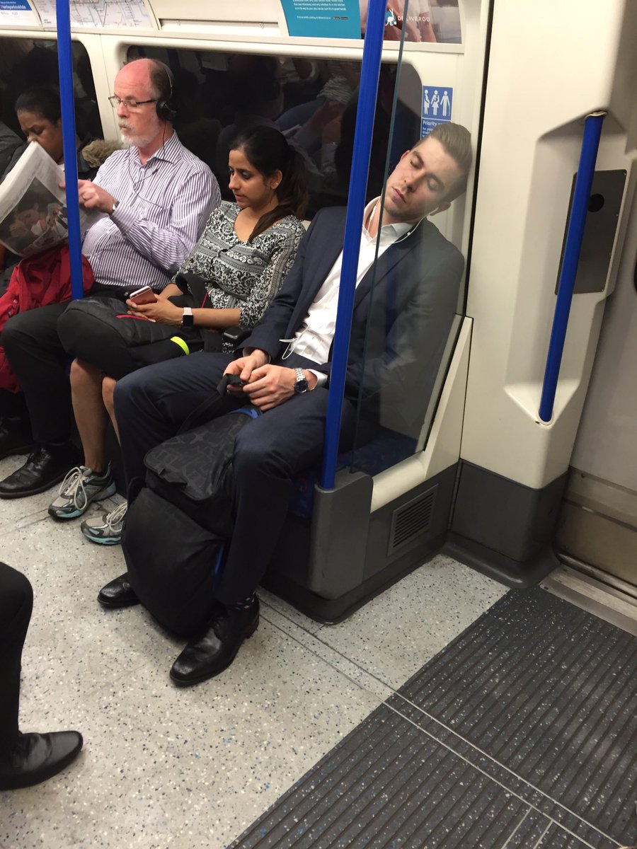 gravity_under's tweet image. Ah bless him . It must be hard day for him