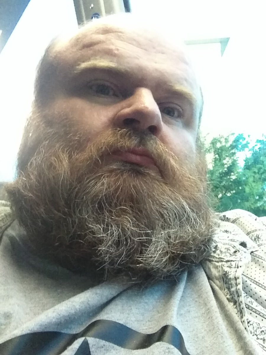 DiceAddict's tweet image. On the bus. Can&apos;t complain since the company is footing the bill, but busses are not designed for tall fat folks.