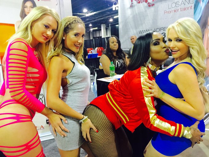 Yesterday at @EXXXOTICA #HarleyQuinn 💋😘 https://t.co/TRVP7AXPW6<a class="tags" target="_blank" title="On Twitter" href="/?out=eyJ0eXAiOiJKV1QiLCJhbGciOiJIUzUxMiJ9.eyJpYXQiOjE3MjEzMTY1OTIsImlzcyI6InR3cG9ybnN0YXJzLmNvbSIsIm5iZiI6MTcyMTMxNjU5MiwiZXhwIjoxNzUyODUyNTkyLCJyZWRpcmVjdF91cmwiOiJodHRwczovL3R3aXR0ZXIuY29tL0VYWFhPVElDQSJ9.SfOOfKTpCF9SLBdwFx7E6-tpCv6pZOeNPHgcpWOc4wpOPR_xyBWS8eTVeBSgZ2_YFw1JaPmJAXW-W9VNjL-2DA">@EXXXOTICA</a><a href="/tag/harleyquinn"class="tags">#HarleyQuinn</a>