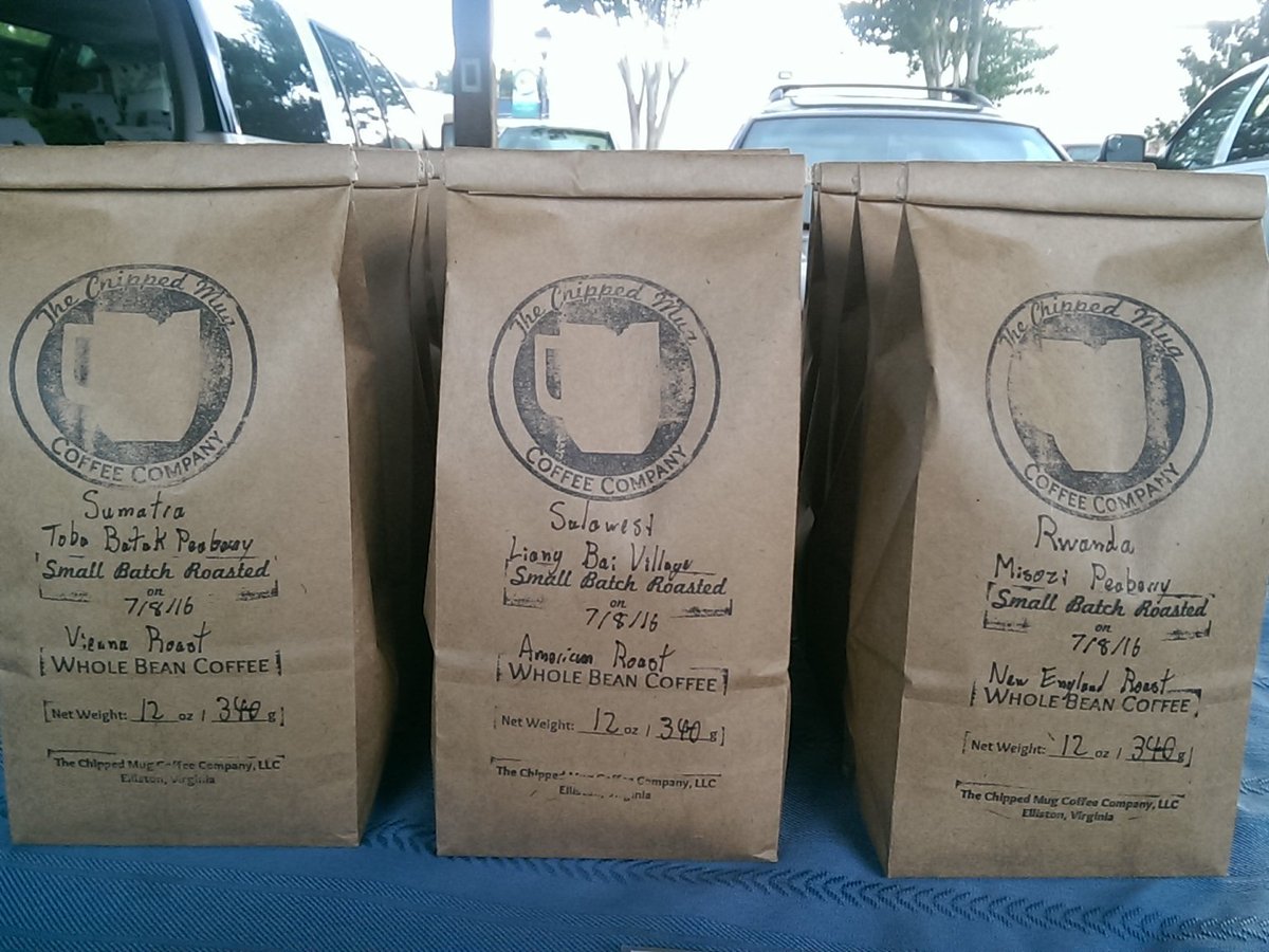 Chipped_Mug's tweet photo. At the Salem Farmers Market! 
#FreshRoastedWholeBeanCoffee #GlutenFree #ChocFudge #AppleDumplings #BananaBread https://t.co/wzL4150Szr
