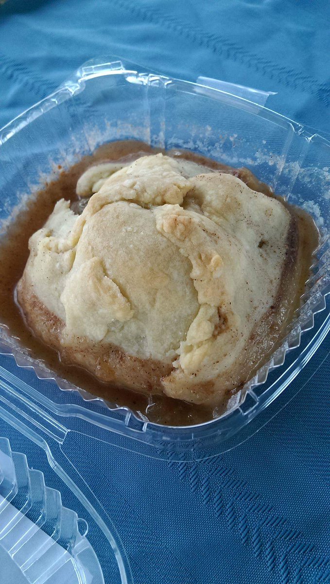 Chipped_Mug's tweet photo. At the Salem Farmers Market! 
#FreshRoastedWholeBeanCoffee #GlutenFree #ChocFudge #AppleDumplings #BananaBread https://t.co/wzL4150Szr