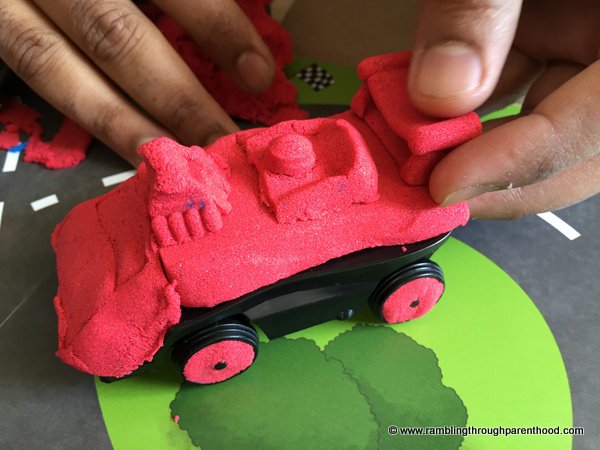vaichin's tweet photo. Kinetic Sand Build - Crash 'em Cars https://t.co/CX2EaMfjoK @SpinMaster #KineticSand #crashcars #review #toysforkids https://t.co/JEugMymXdp
