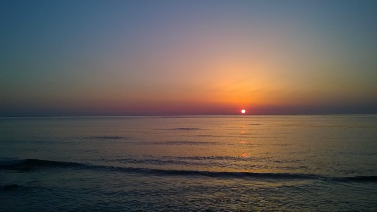 CptPhoenix's tweet photo. Alba alla Riserva Naturale del Borsacchio, tra Roseto e Cologna Spiaggia! :) #abruzzo #sea #sunrise https://t.co/nLiFE6Jf13